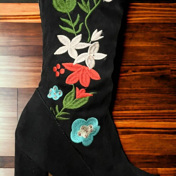 Qupid Miss 10 Embroidered Floral Thigh High Boots Black Faux Suede Size 5.5 - Picture 10 of 16